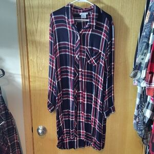 Plaid Longline Button-Up Cardigan in Navy and Red - Unbranded
